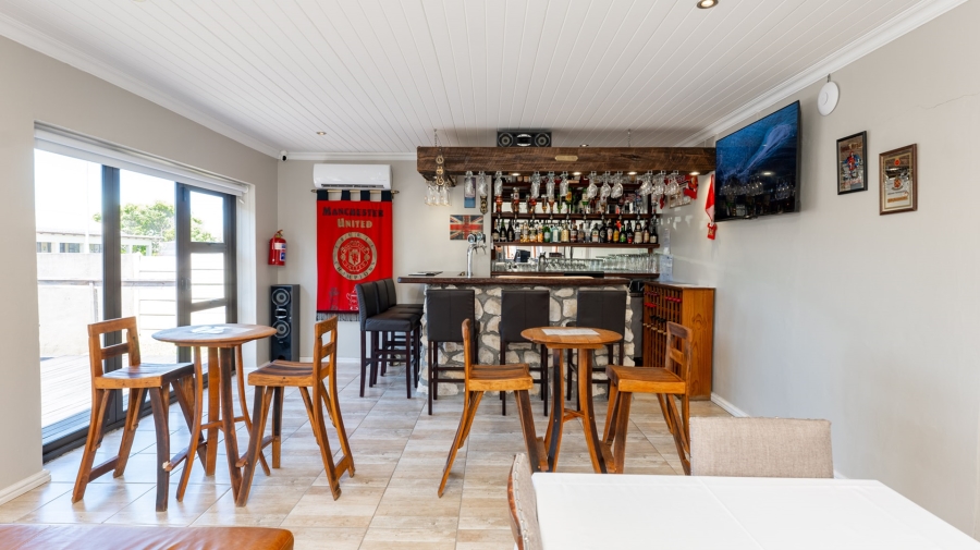 9 Bedroom Property for Sale in Struisbaai Western Cape